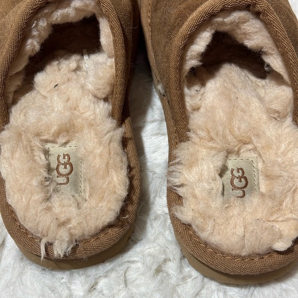 UGG Keegan Slipper Kids Size 13 M Chestnut, PreOwned - Picture 7 of 9